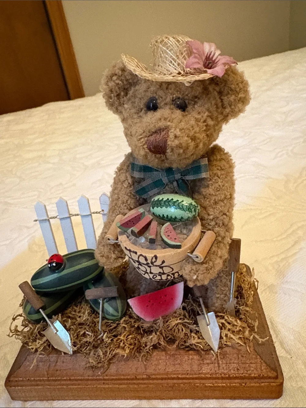Handcrafted Rustic Miniature Baskets, Bear Accents & lantern.Green and Brown,